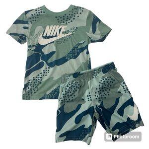 Boys Nike short set teal blue camo size 6